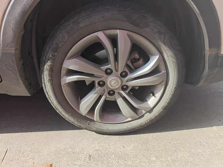 Changan CS15 2019 1.5 L MT VI — фото 25