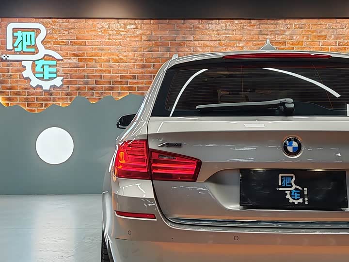 BMW 5 Series — фото 14
