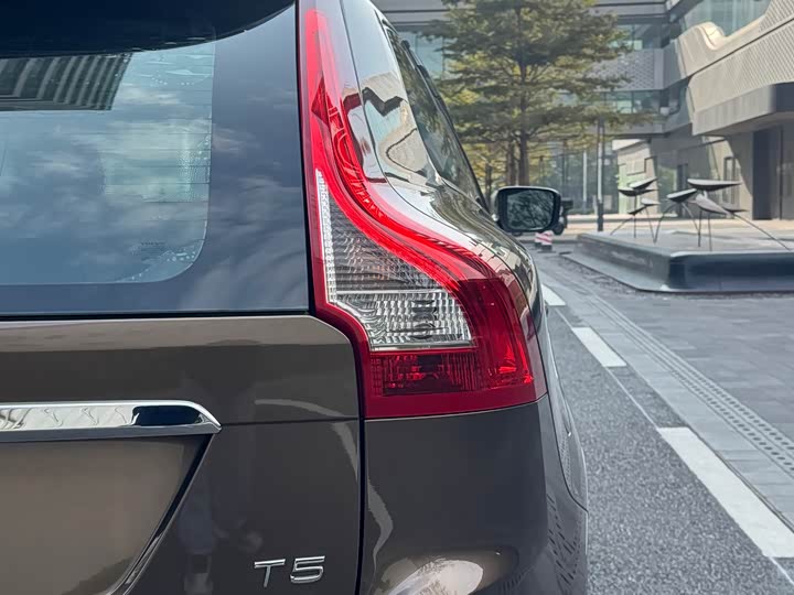 Volvo XC60 2015 T 5 AWD — фото 8