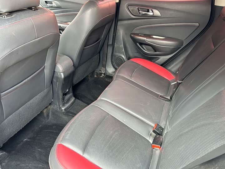 Changan CS15 2016 1.5 L MT — фото 11