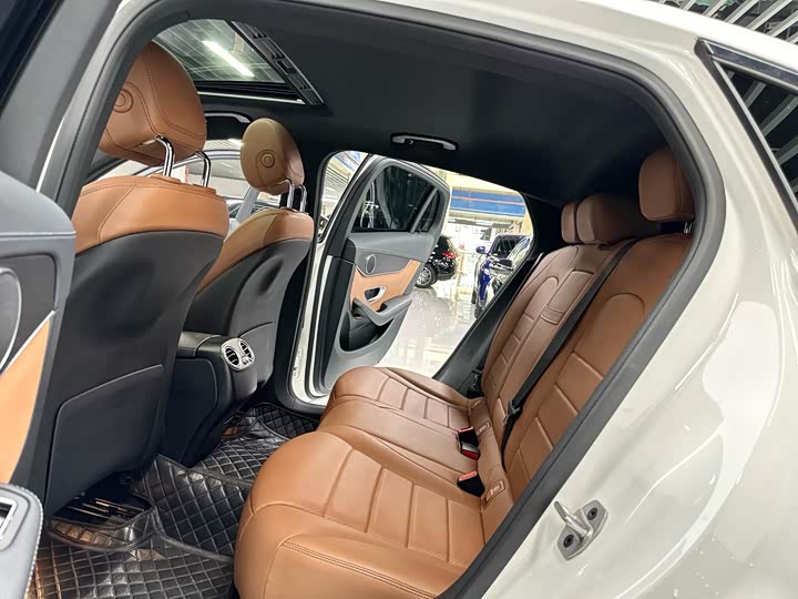 Mercedes-Benz GLC 2023 GLC 300 4 MATIC SUV — фото 13