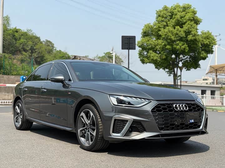 Audi A4L 40 TFSI стиль-динамик — фото 3