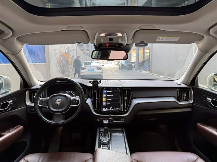 Volvo XC60 2020 T 5 4 WD — фото 11