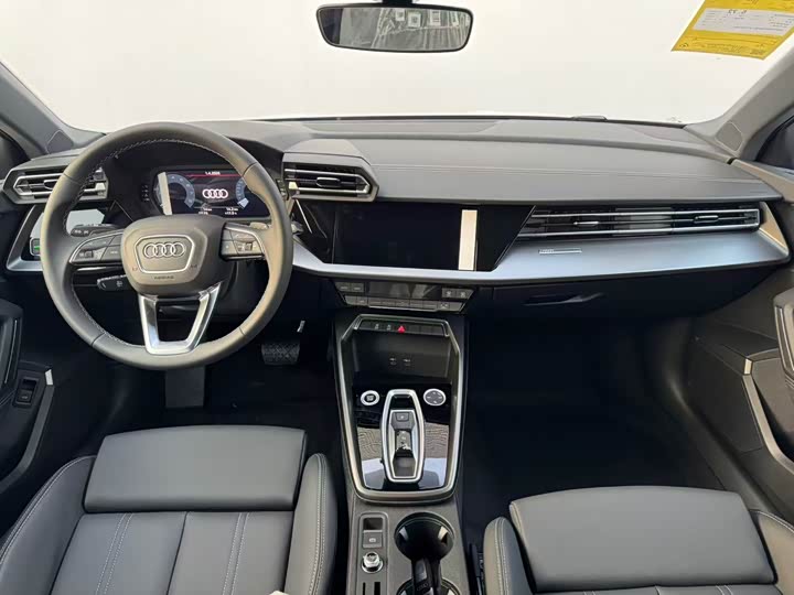 Audi A3 2026 A 3 L Limousine 35 TFSI — фото 4