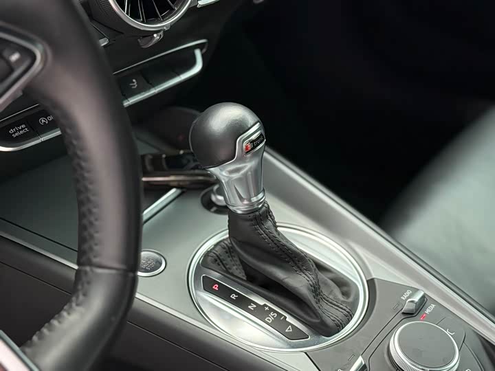 Audi TT 2017 TT Coupe 40 TFSI — фото 11