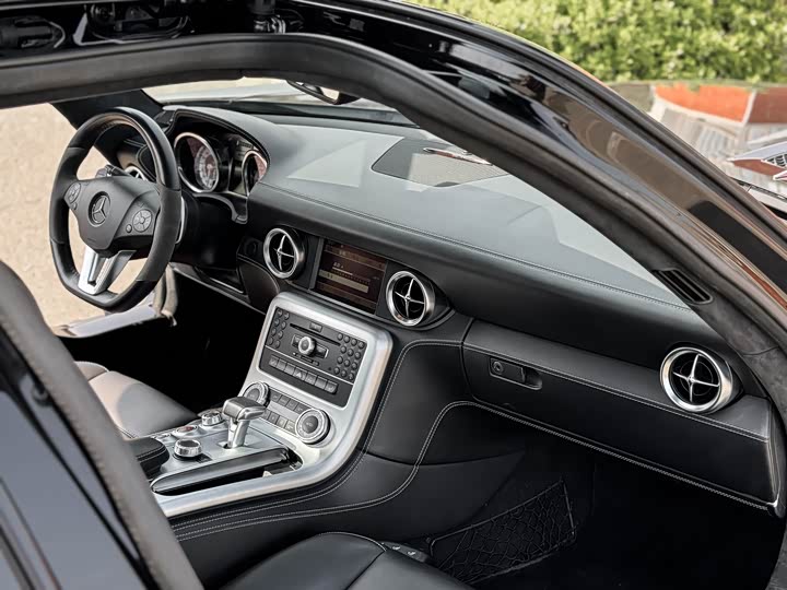Mercedes-Benz SLS-Class 2011 SLS AMG — фото 7