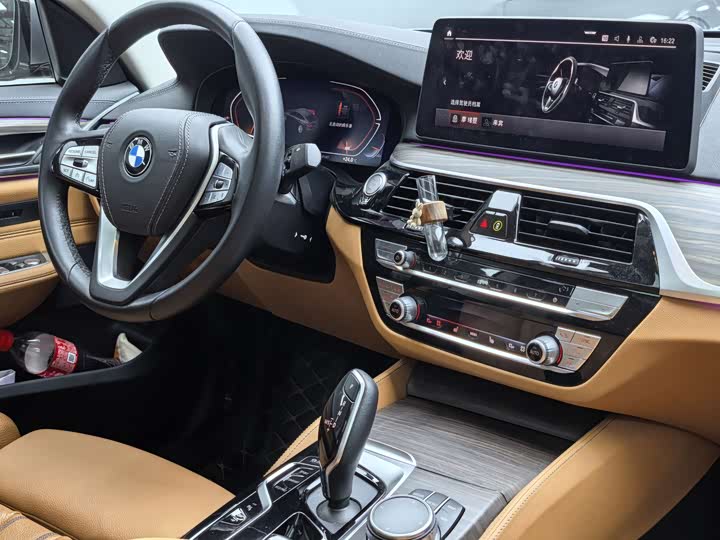 BMW 6-Series 2022 630i — фото 10