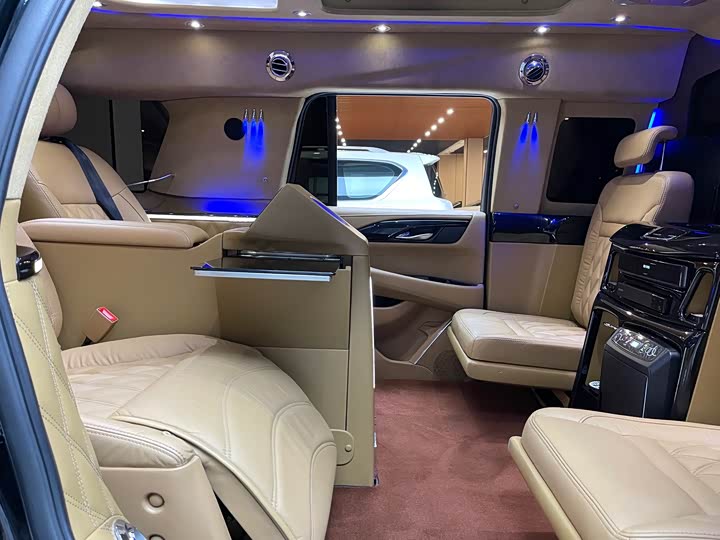 Cadillac ESCALADE 2017 6.2 L ESV — фото 11