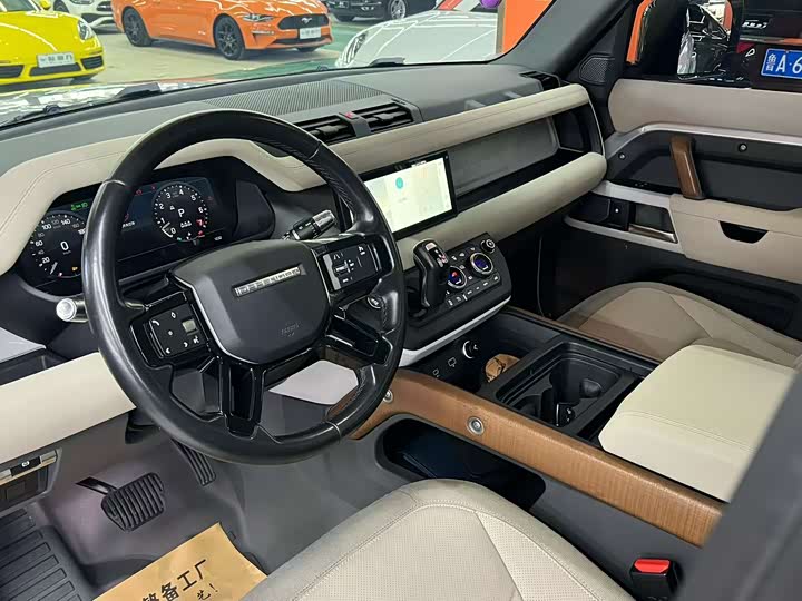 Land Rover Defender — фото 6