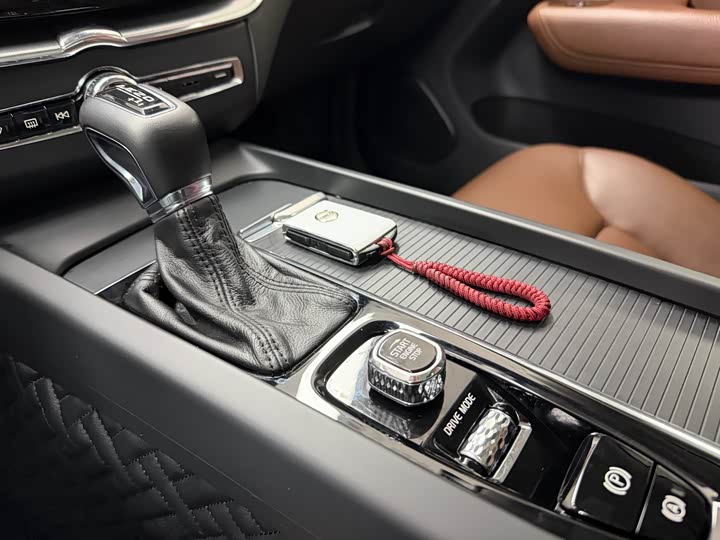 Volvo XC60 2019 T 5 4 WD VI — фото 19