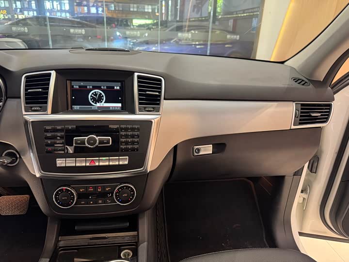 Mercedes-Benz M-Class 2014 ML 320 4 MATIC — фото 10