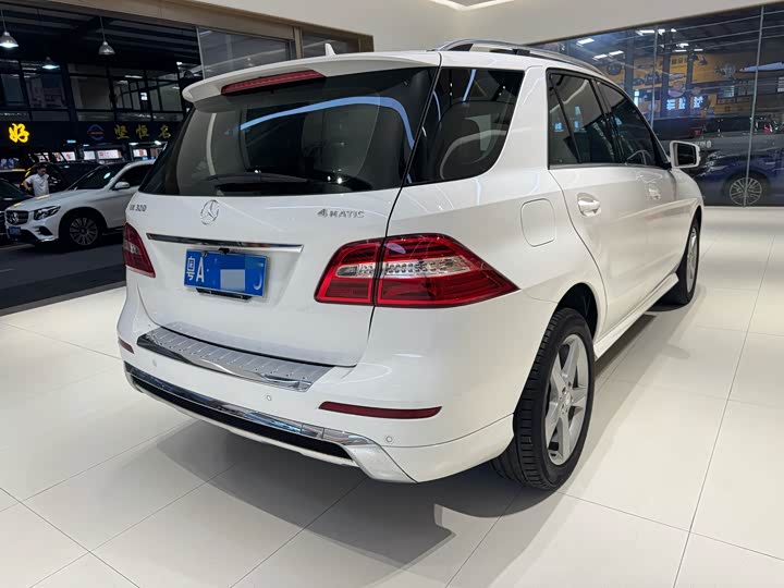Mercedes-Benz M-Class 2014 ML 320 4 MATIC — фото 6