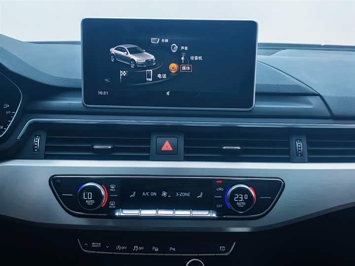 Audi A4L 2019 40 TFSI VI — фото 14