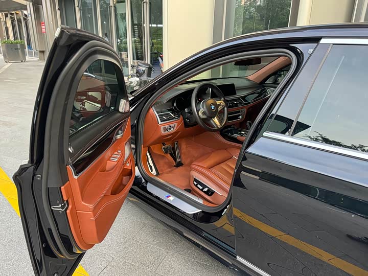 BMW 7-Series 2018 750 Li x Drive M — фото 13