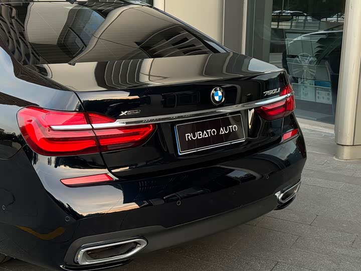 BMW 7-Series 2018 750 Li x Drive M — фото 11