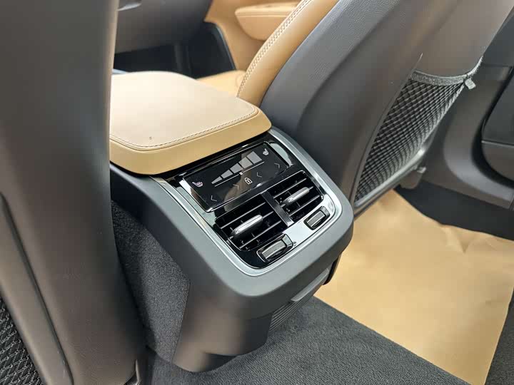 Volvo V90 2019 Cross Country T 5 AWD VI — фото 11