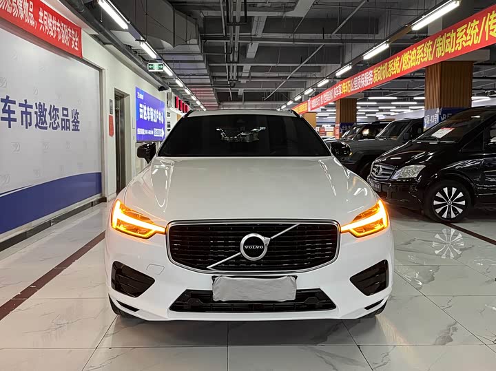 Volvo XC60 2020 T 5 4 WD — фото 2