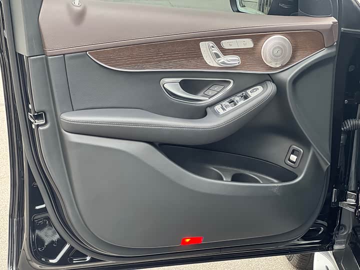 Mercedes-Benz GLC 2021 GLC 300 L 4 MATIC — фото 9