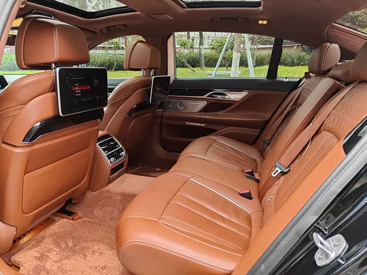 BMW 7-Series 2018 750 Li x Drive M — фото 9