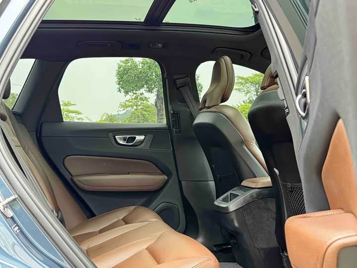 Volvo XC60 2021 T 5 4 WD — фото 13
