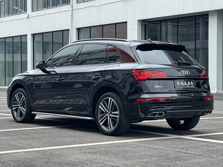 Audi Q5L 2022 40 T RS — фото 7