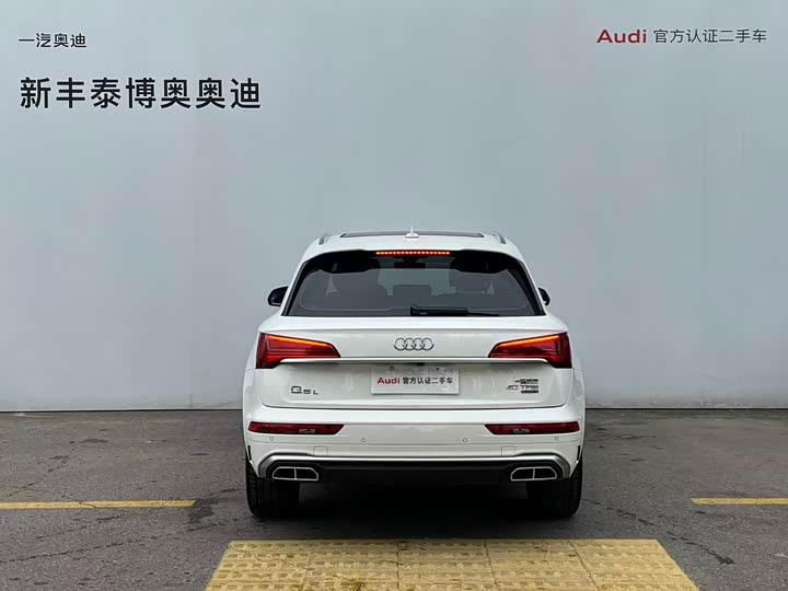 Audi Q5L 2022 40 T — фото 16