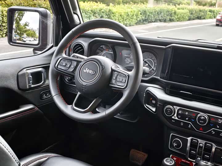 Jeep Wrangler — фото 11