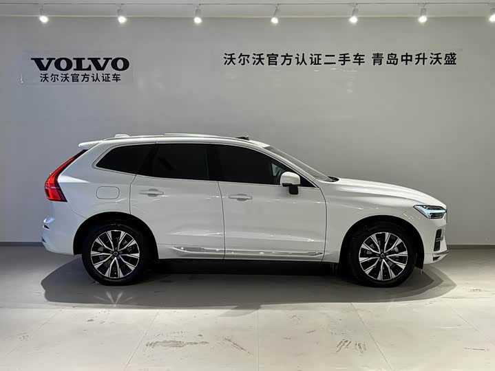 Volvo XC60 2025 B 5 4 WD — фото 3