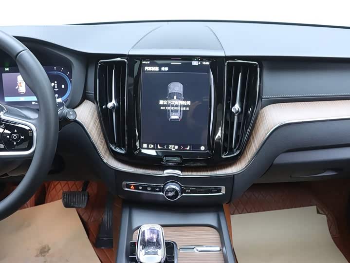 Volvo XC60 2024 B 5 4 WD — фото 24