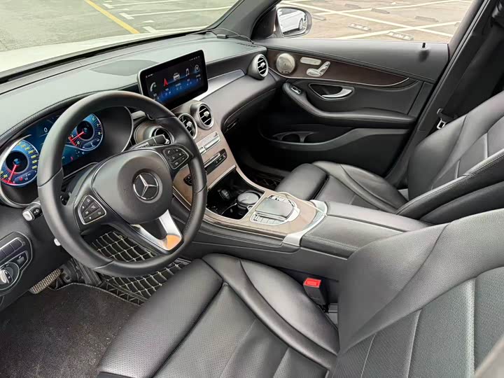 Mercedes-Benz GLC 2019 GLC 300 L 4 MATIC — фото 4