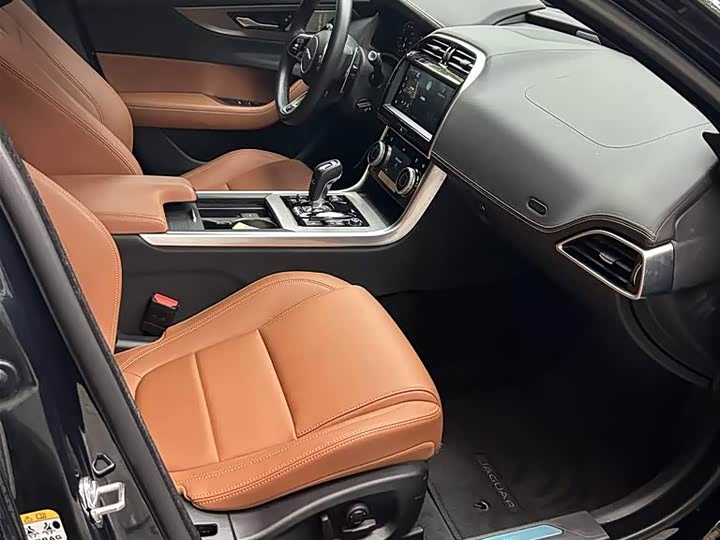 Jaguar XEL 2024 2.0 T 250 PS R-DYNAMIC S — фото 7