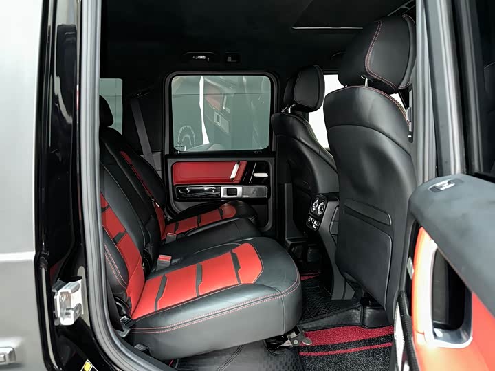 Mercedes-Benz G-Class 2019 AMG G 63 — фото 12