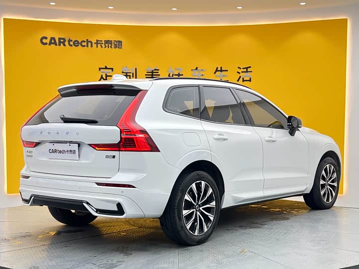Volvo XC60 2023 B 5 4 WD — фото 31