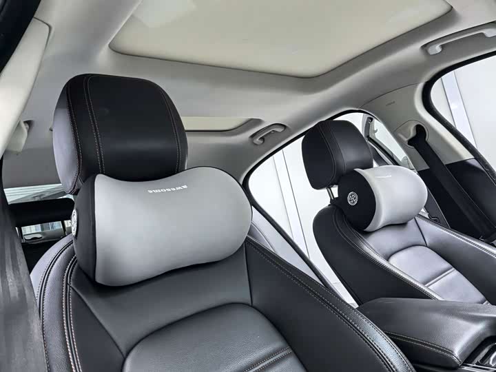 Jaguar XEL 2018 2.0 T 200 PS — фото 12