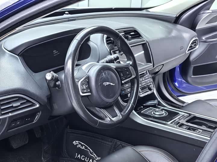 Jaguar XEL 2018 2.0 T 200 PS — фото 11