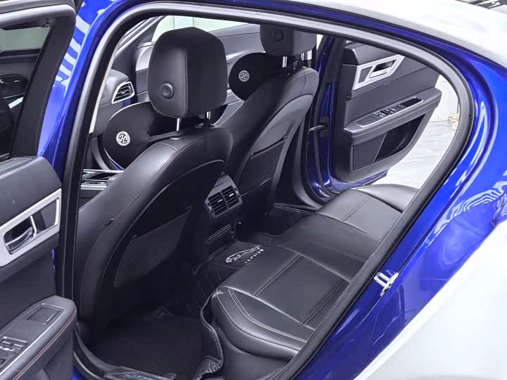 Jaguar XEL 2018 2.0 T 200 PS — фото 14