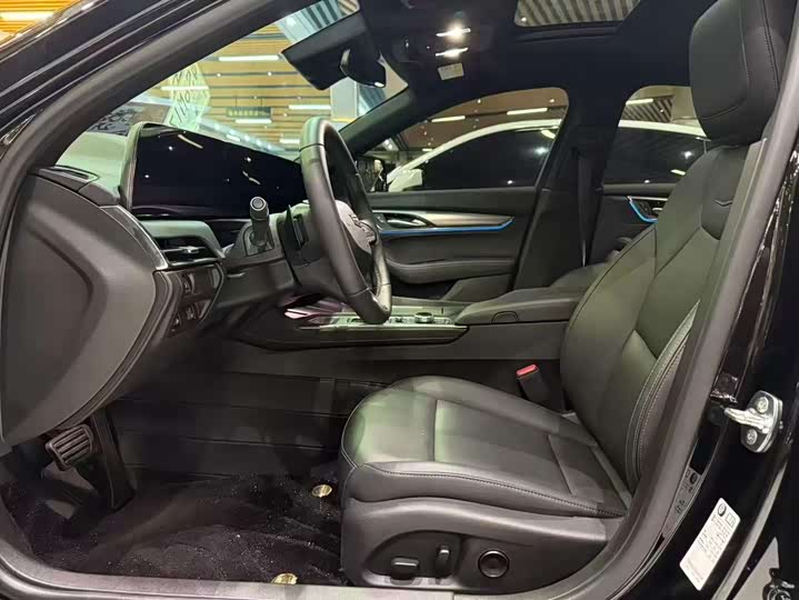Cadillac CT5 2024 28 T Luxury Pro — фото 7