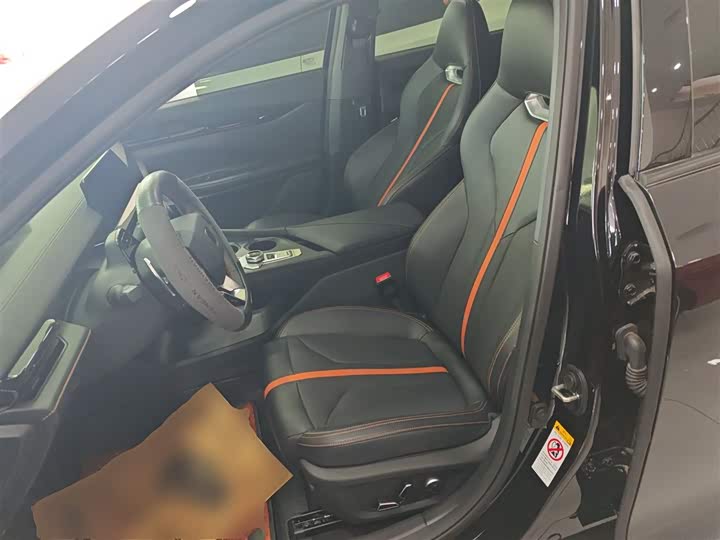 Changan UNI-V 2024 1.5 T Premium — фото 7