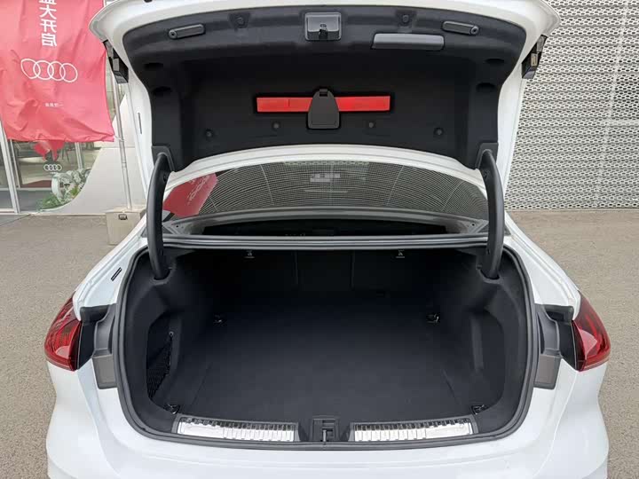 Audi A5L 2026 2.0 T Plus — фото 6