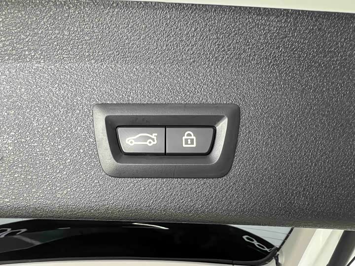 BMW X1 2022 x Drive 25 Li — фото 22