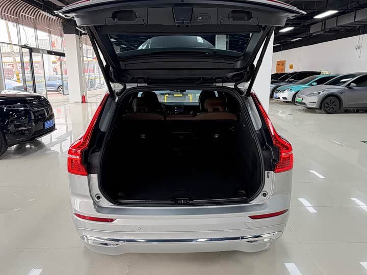 Volvo XC60 2022 B 5 4 WD — фото 14