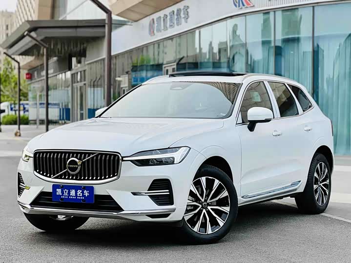 Volvo XC60 2025 B 5 4 WD