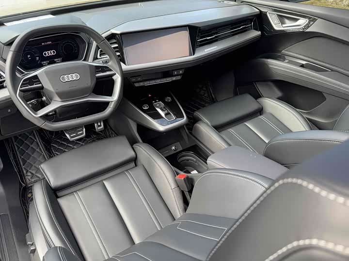 Audi Q4 e-tron 2022 40 e-tron — фото 8