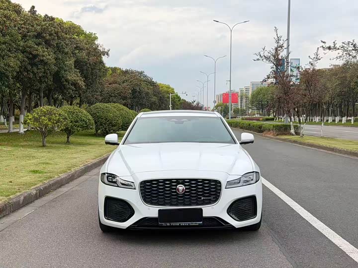 Jaguar XFL 2023 XFL 2.0 T P 250 2 WD — фото 2
