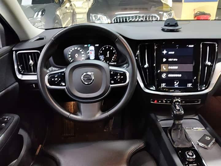 Volvo S60 2020 T 4 — фото 11