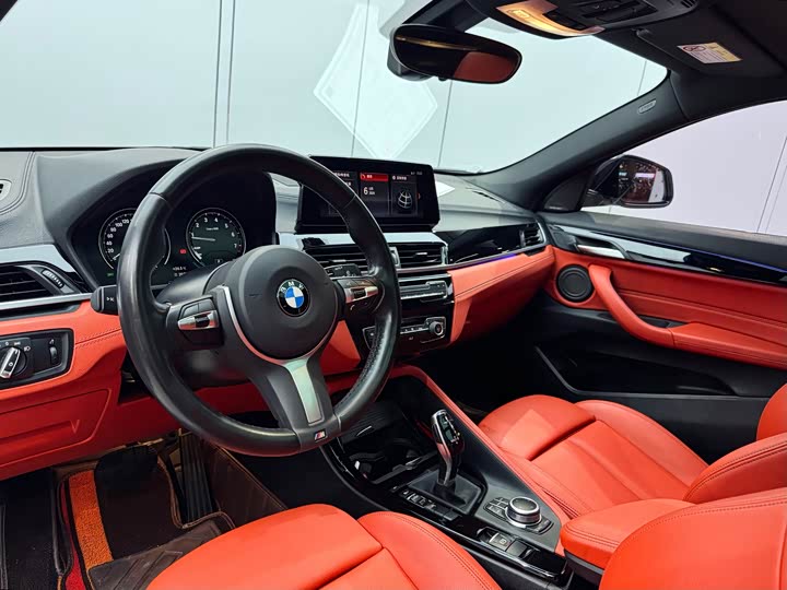 BMW X2 2021 s Drive 25i Leading M — фото 8