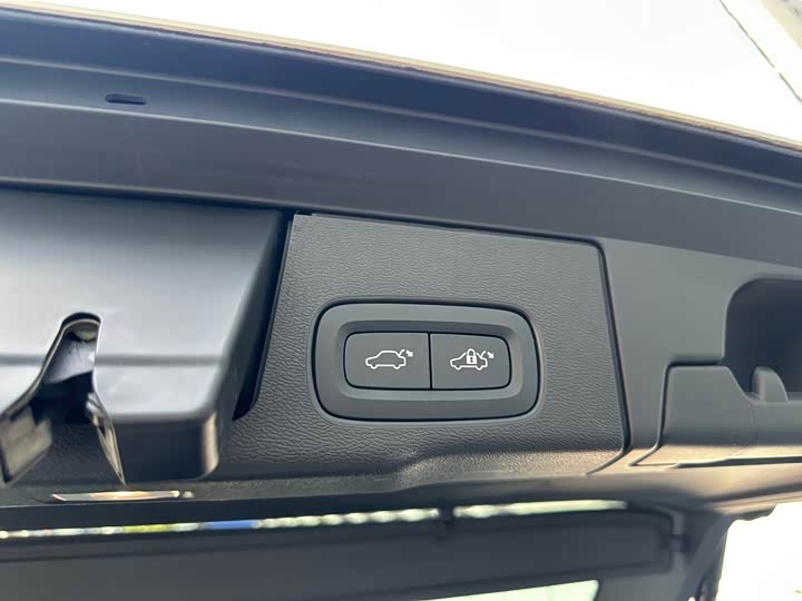 Volvo XC60 Hybrid 2022 T 8 PHEV 4 WD — фото 18