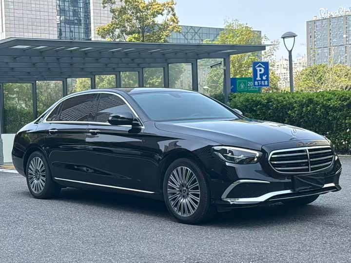Mercedes-Benz E-Class 2022 E 300 L Luxury — фото 3