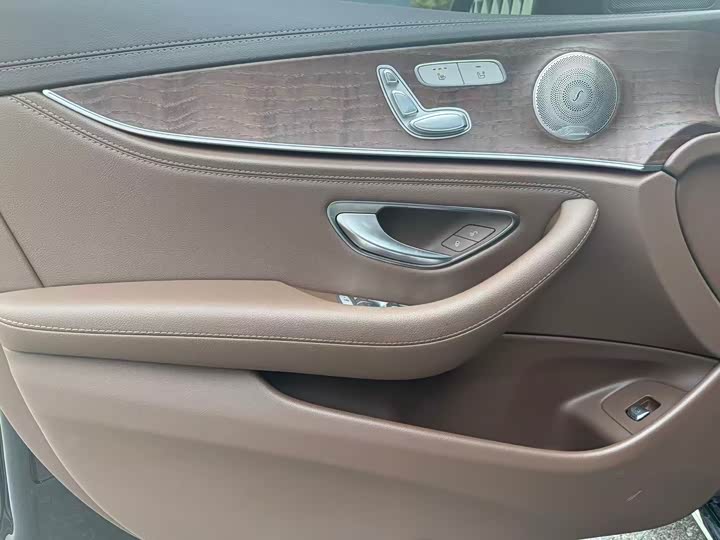Mercedes-Benz E-Class 2022 E 300 L Luxury — фото 5