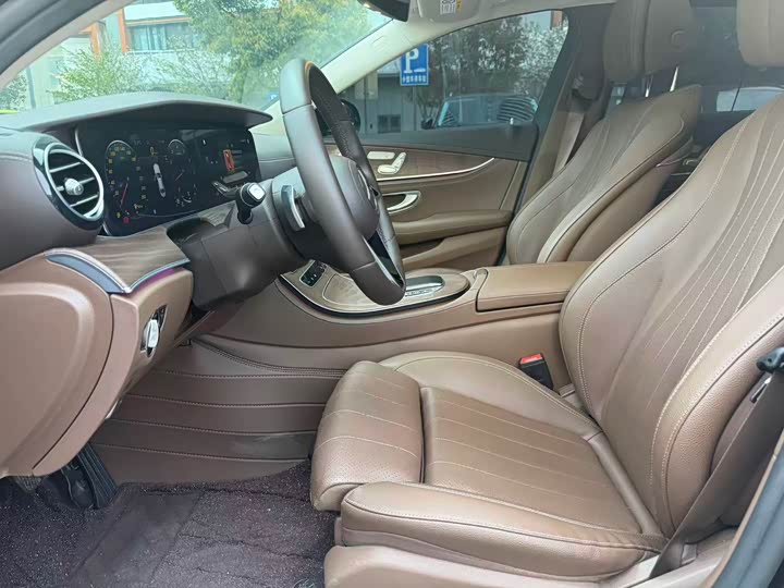 Mercedes-Benz E-Class 2022 E 300 L Luxury — фото 4